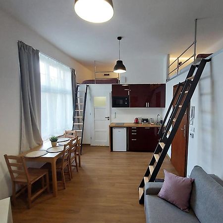 Old Town Stage Apartment One คราคูฟ ภายนอก รูปภาพ
