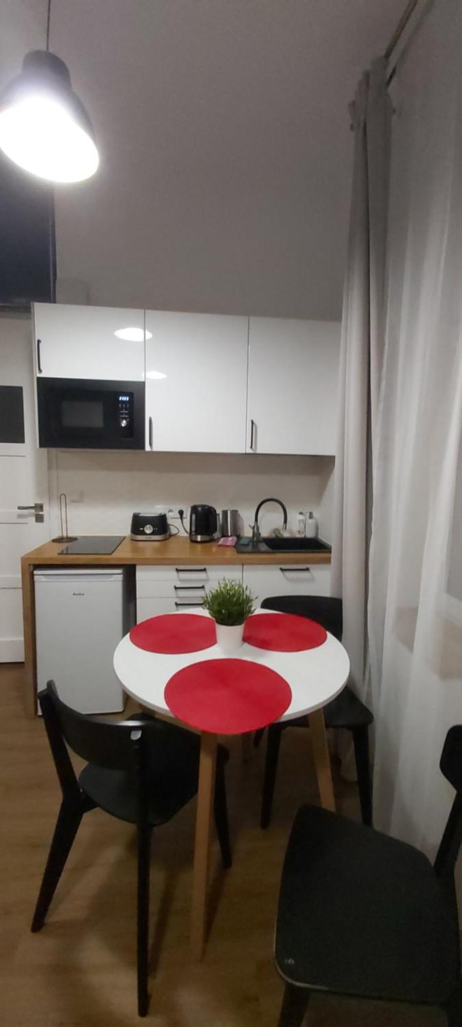Old Town Stage Apartment One คราคูฟ ภายนอก รูปภาพ