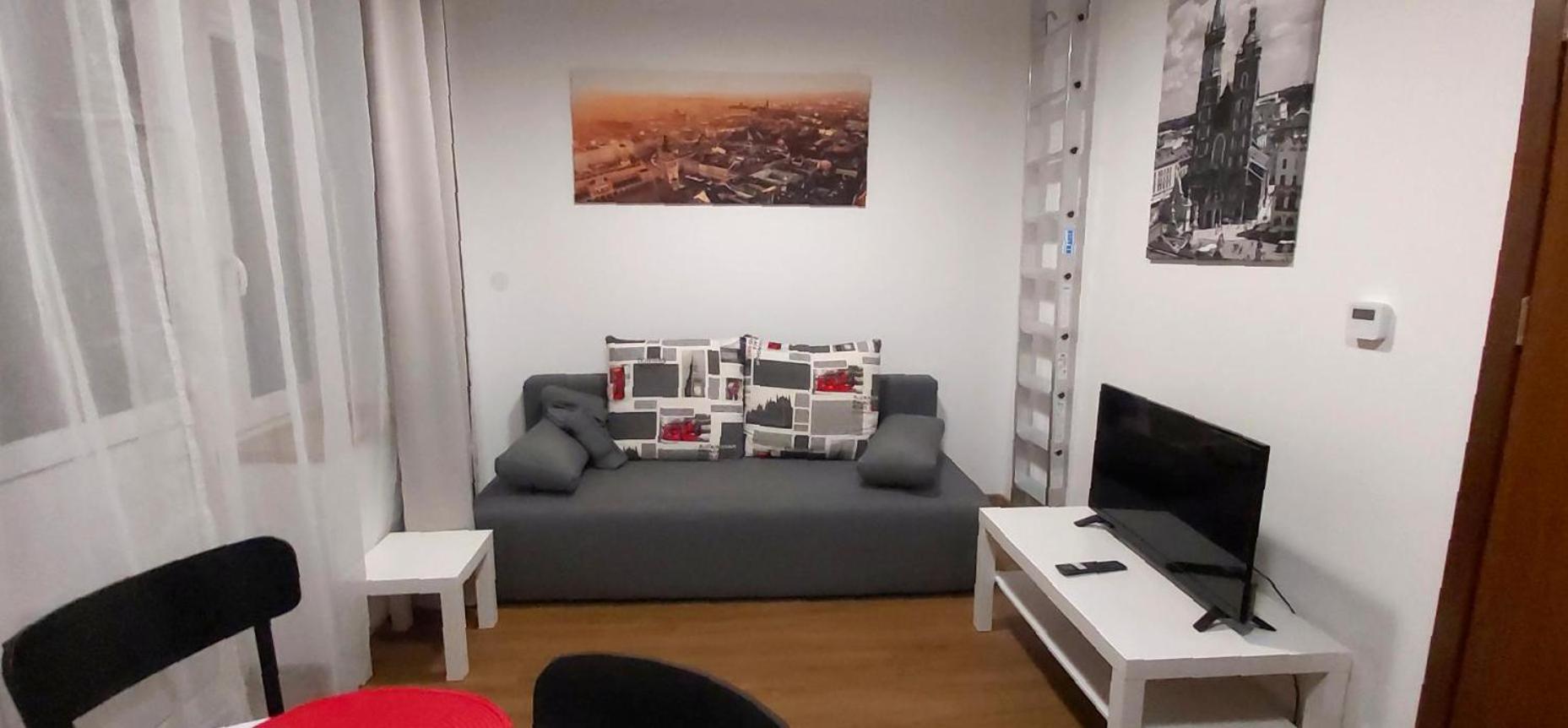 Old Town Stage Apartment One คราคูฟ ภายนอก รูปภาพ