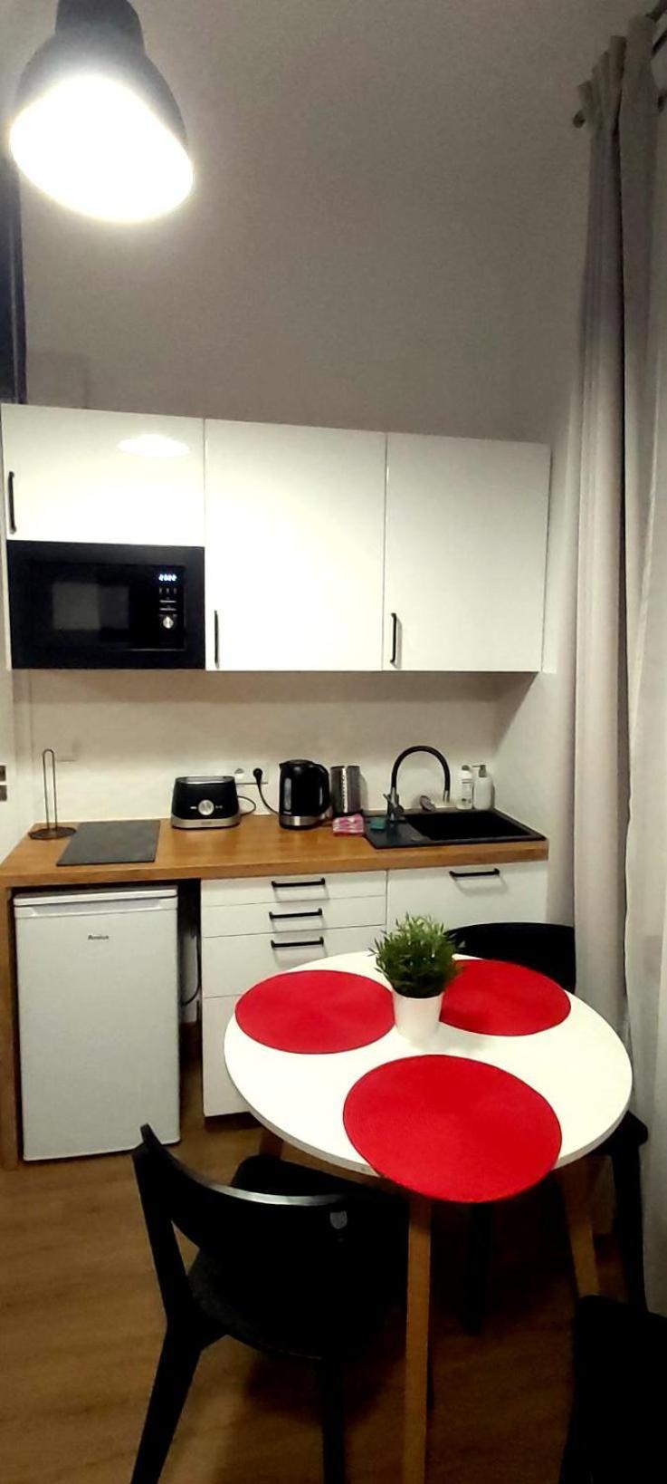 Old Town Stage Apartment One คราคูฟ ภายนอก รูปภาพ