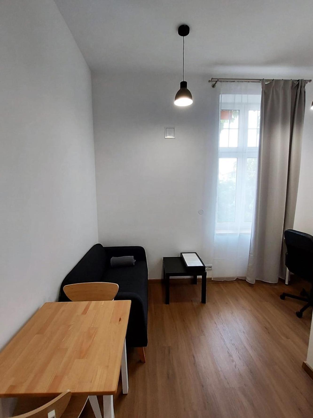 Old Town Stage Apartment One คราคูฟ ภายนอก รูปภาพ