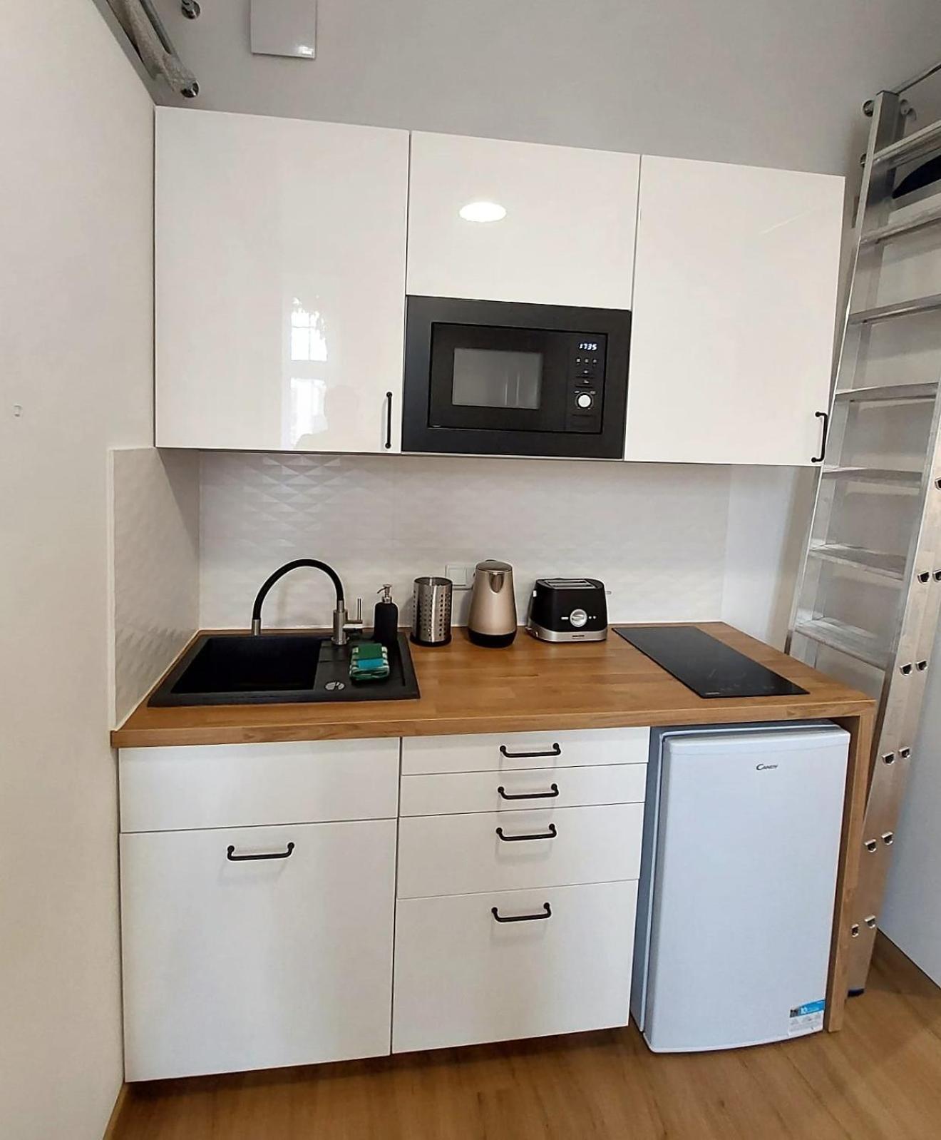Old Town Stage Apartment One คราคูฟ ภายนอก รูปภาพ