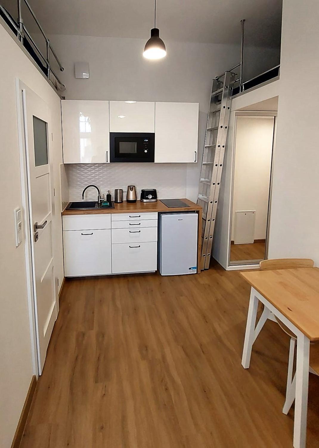 Old Town Stage Apartment One คราคูฟ ภายนอก รูปภาพ