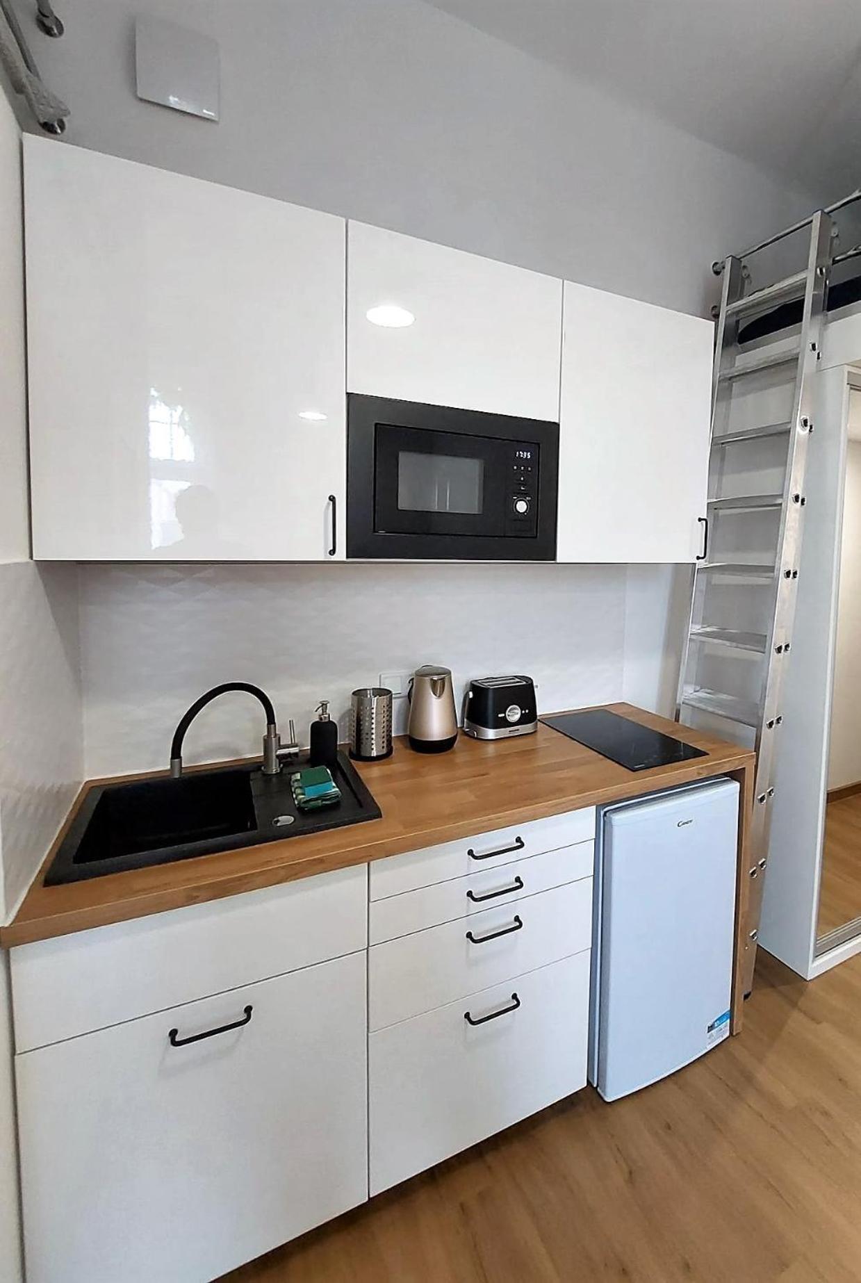 Old Town Stage Apartment One คราคูฟ ภายนอก รูปภาพ