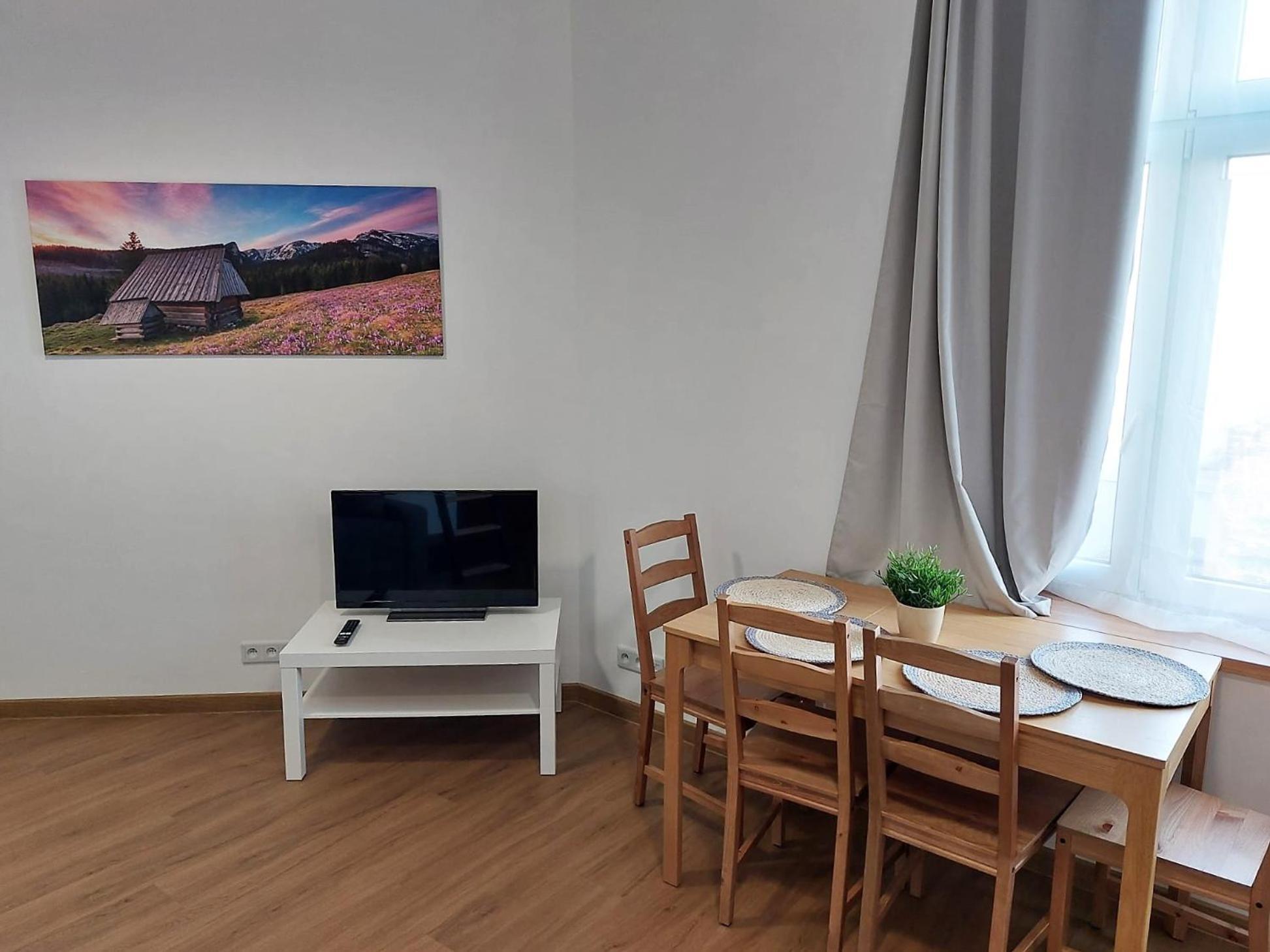 Old Town Stage Apartment One คราคูฟ ภายนอก รูปภาพ