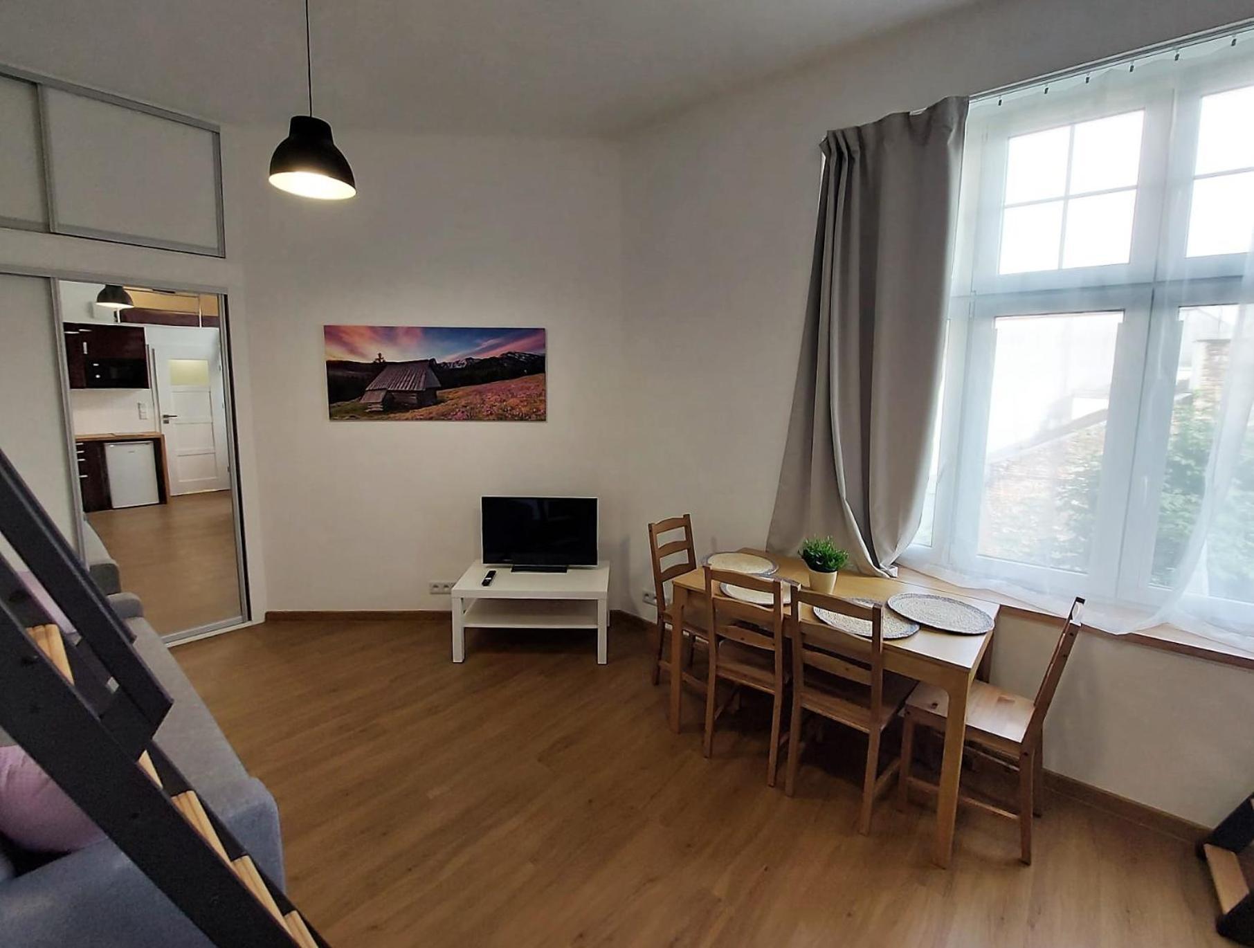 Old Town Stage Apartment One คราคูฟ ภายนอก รูปภาพ