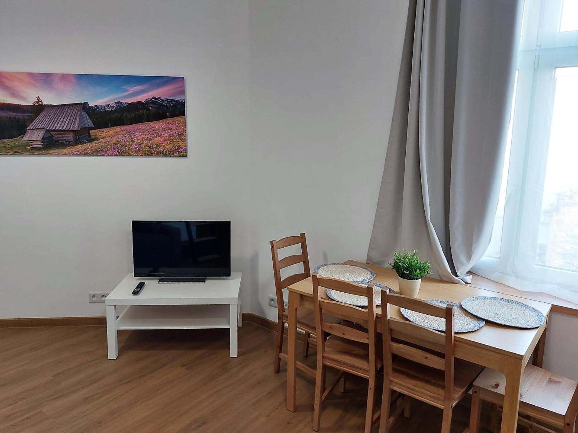 Old Town Stage Apartment One คราคูฟ ภายนอก รูปภาพ