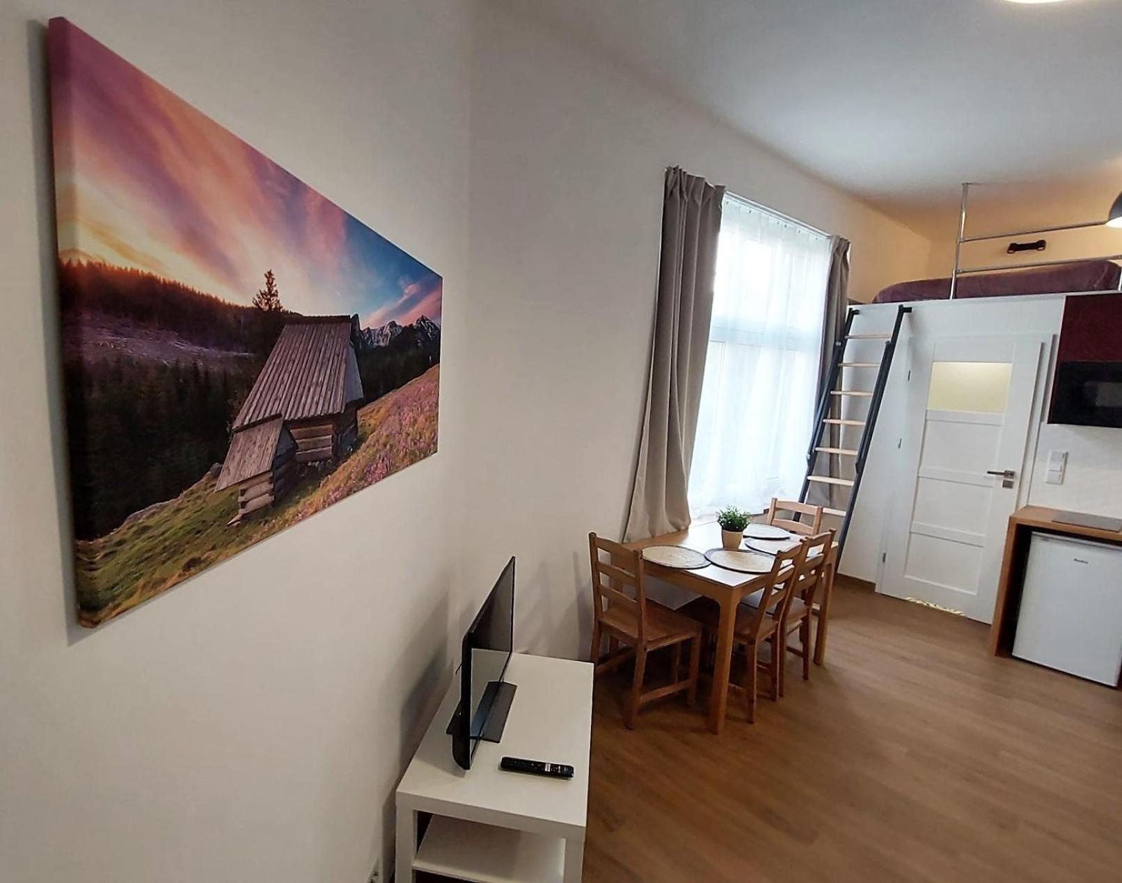 Old Town Stage Apartment One คราคูฟ ภายนอก รูปภาพ