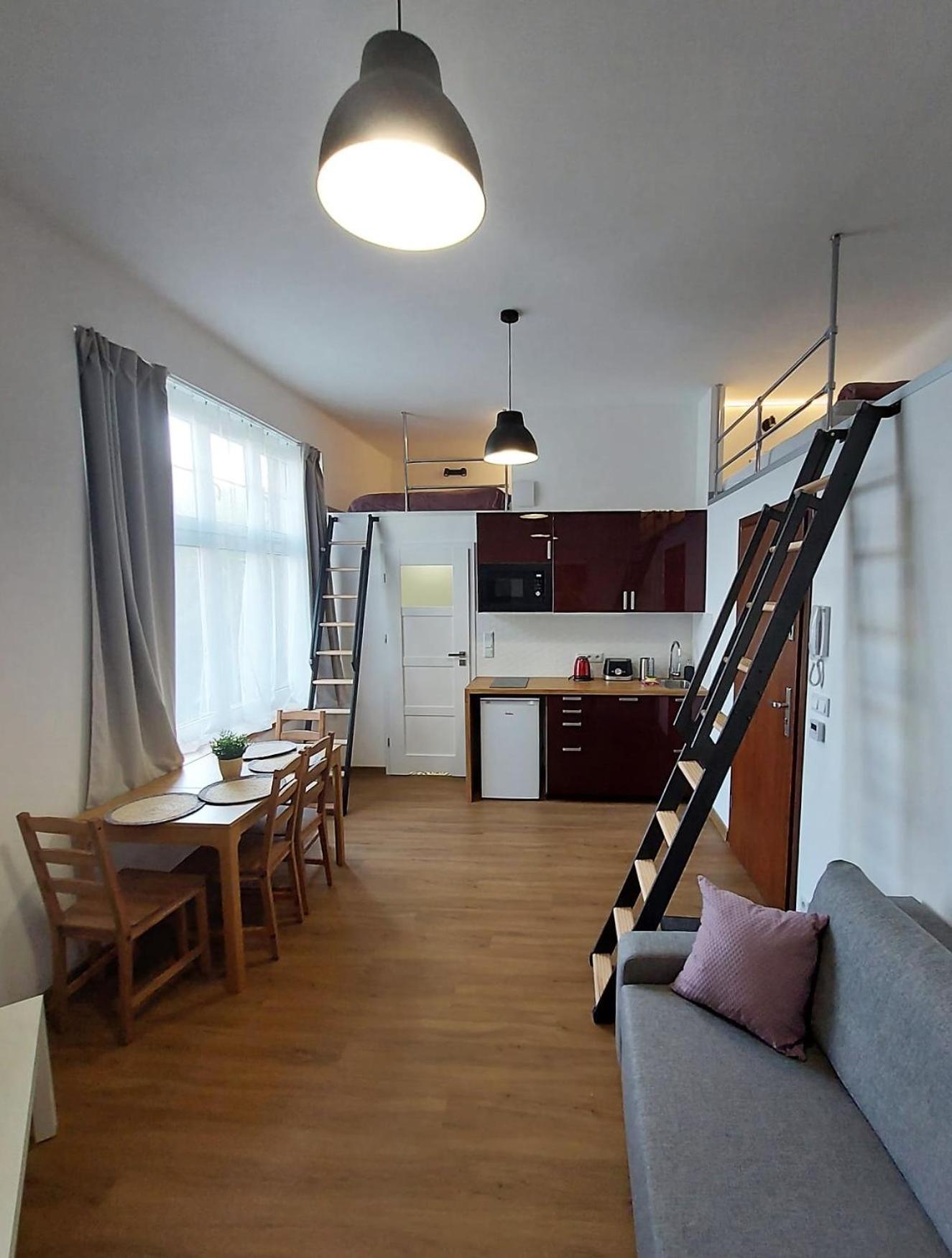 Old Town Stage Apartment One คราคูฟ ภายนอก รูปภาพ
