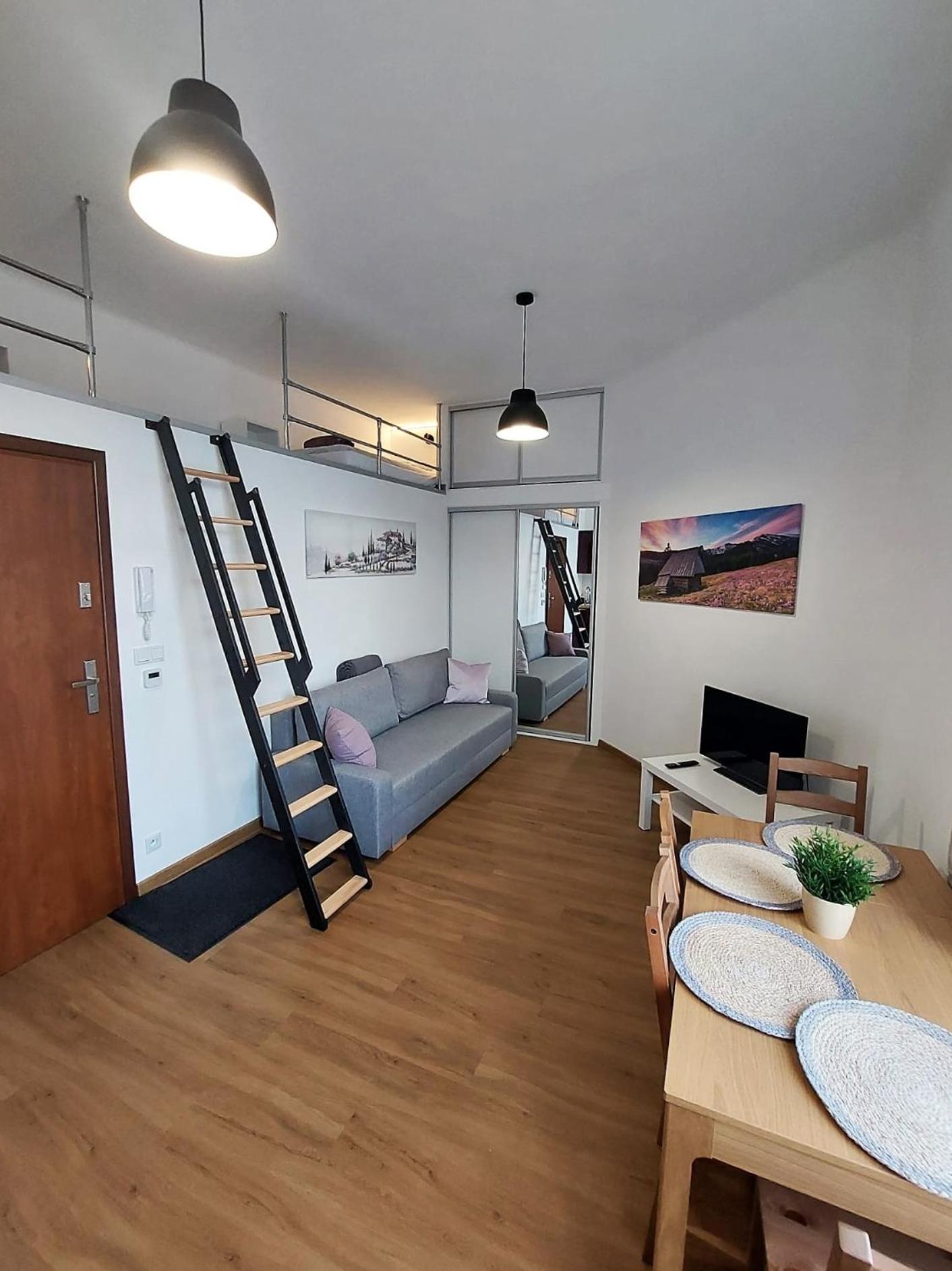 Old Town Stage Apartment One คราคูฟ ภายนอก รูปภาพ