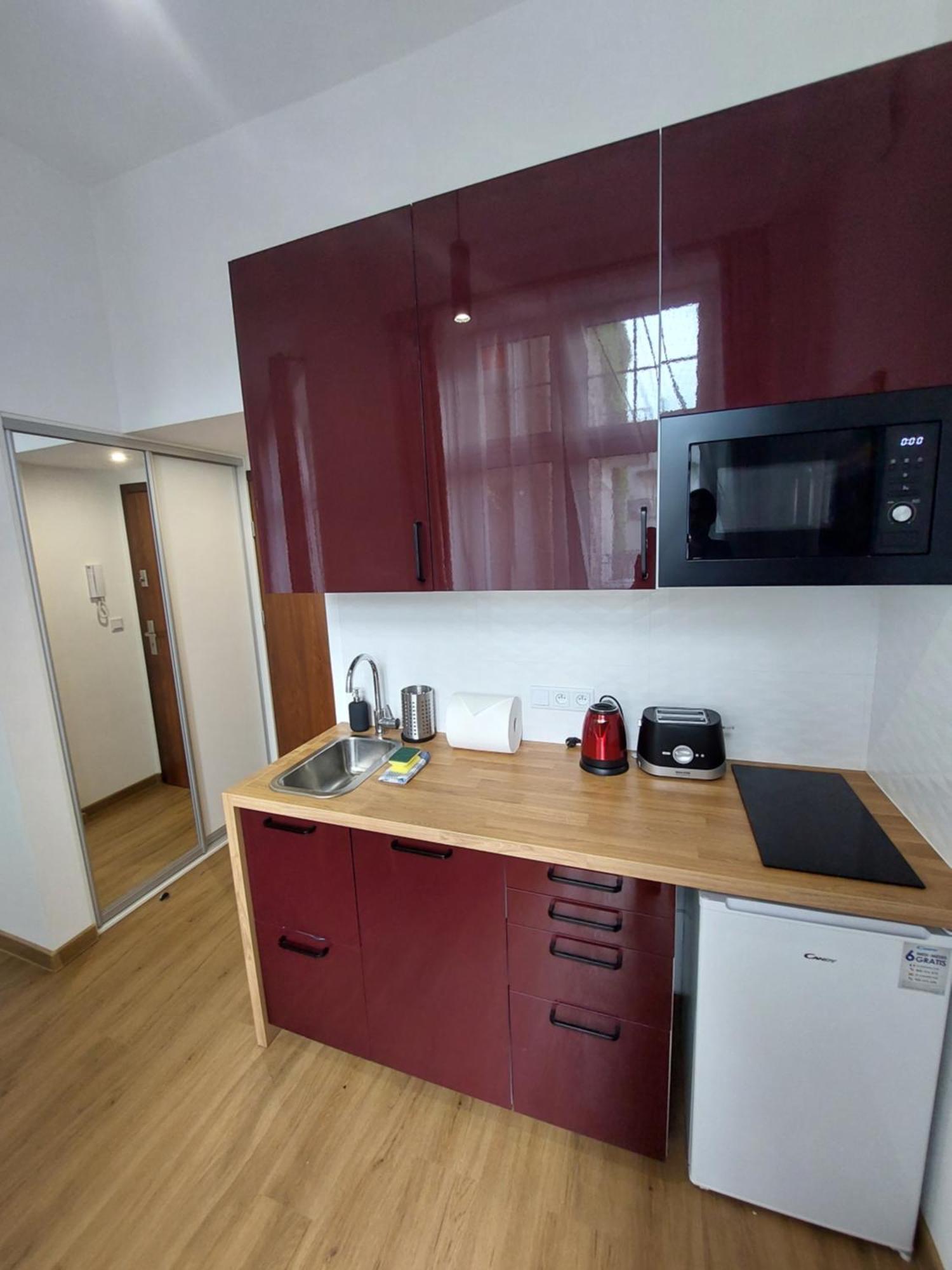 Old Town Stage Apartment One คราคูฟ ภายนอก รูปภาพ